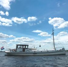 Luxe-Motor Live aboard