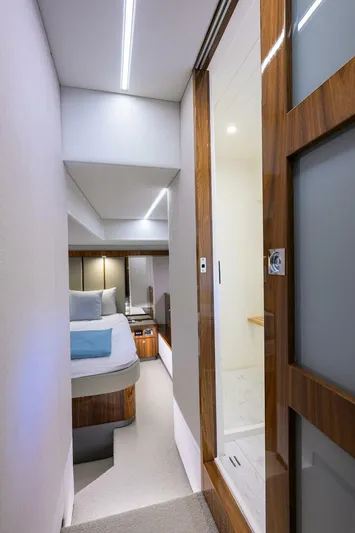 Command At Sea Yacht Photos Pics 2022 Riviera 505 Suv - Image 63