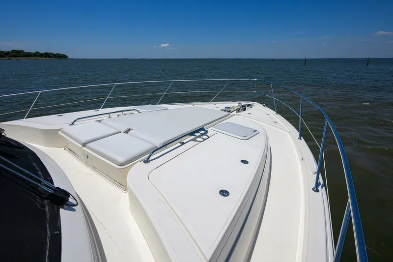 Command At Sea Yacht Photos Pics 2022 Riviera 505 Suv - Image 15