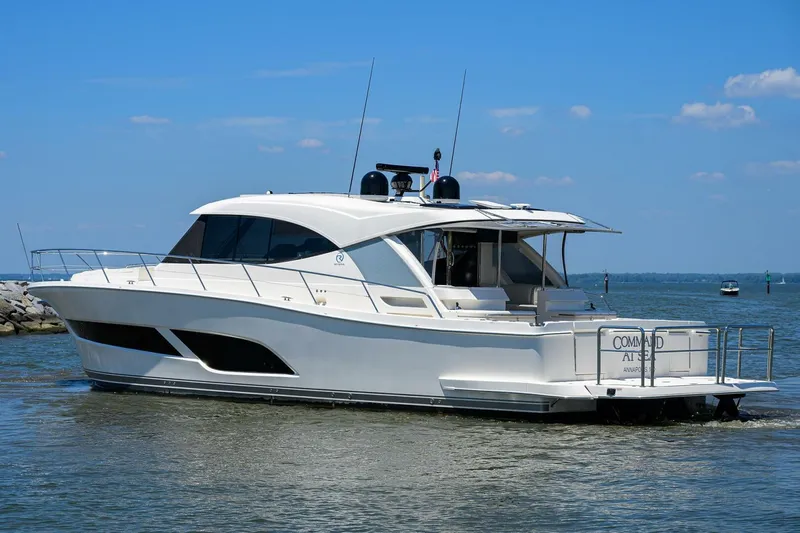Command At Sea Yacht Photos Pics 2022 Riviera 505 Suv - Image 1