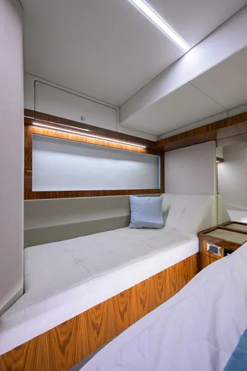 Command At Sea Yacht Photos Pics 2022 Riviera 505 Suv - Image 70