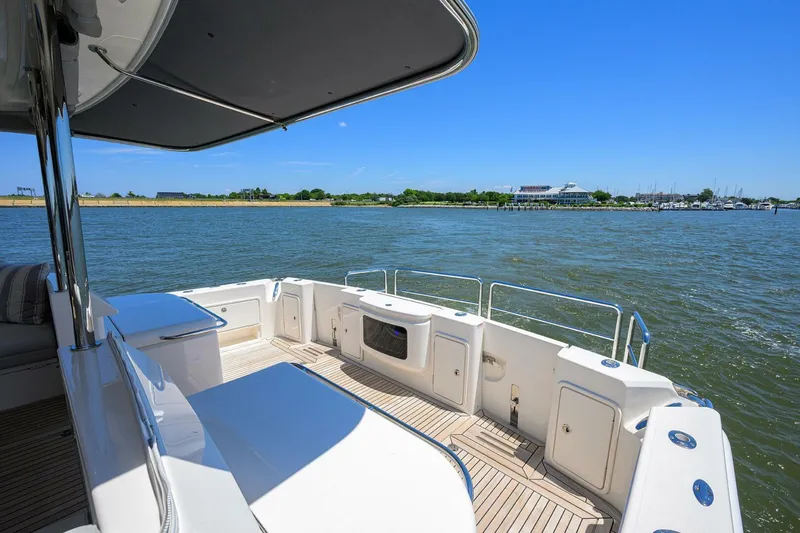 Command At Sea Yacht Photos Pics 2022 Riviera 505 Suv - Image 27