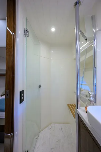 Command At Sea Yacht Photos Pics 2022 Riviera 505 Suv - Image 75