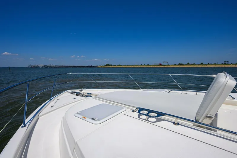 Command At Sea Yacht Photos Pics 2022 Riviera 505 Suv - Image 17