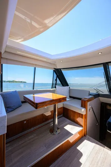 Command At Sea Yacht Photos Pics 2022 Riviera 505 Suv - Image 60