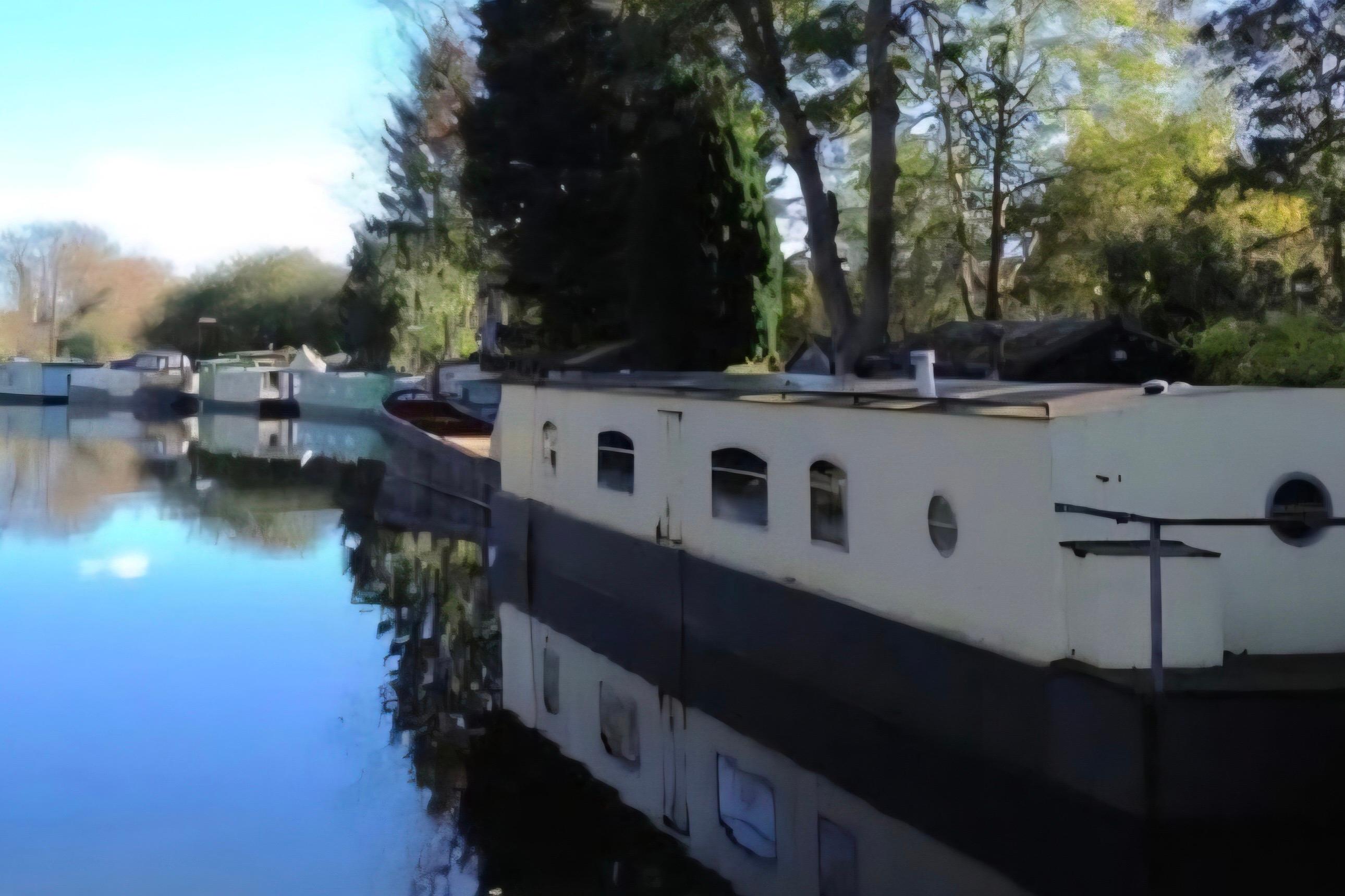 2004 Houseboat Barge