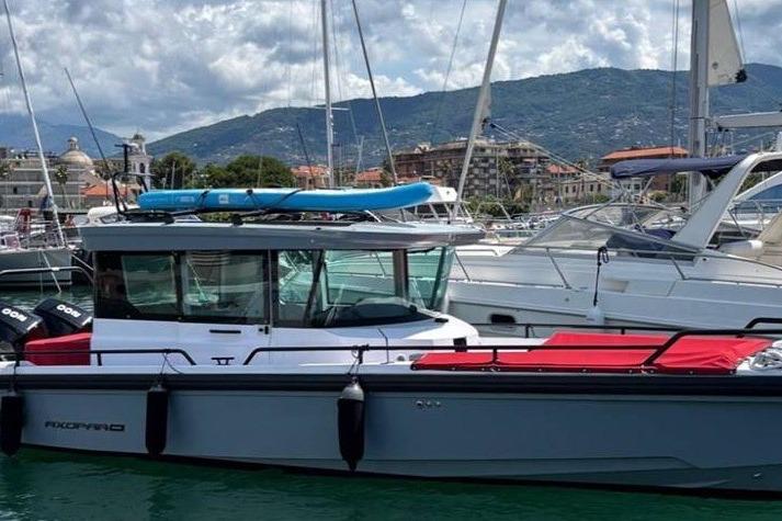 2021 Axopar 28 Cabin