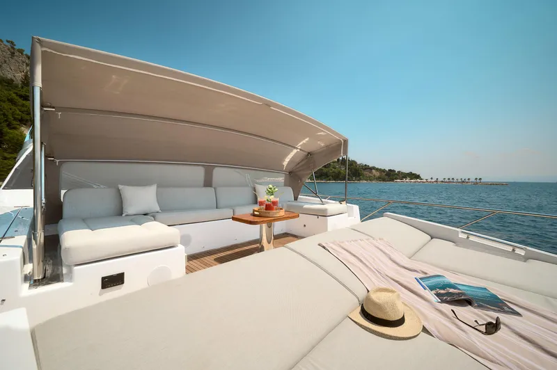 Atlantis Yacht Photos Pics 