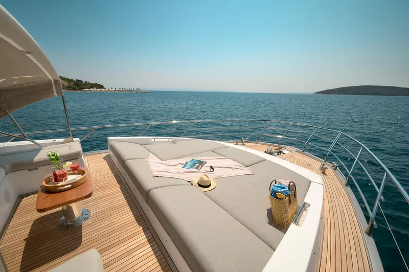 Atlantis Yacht Photos Pics 