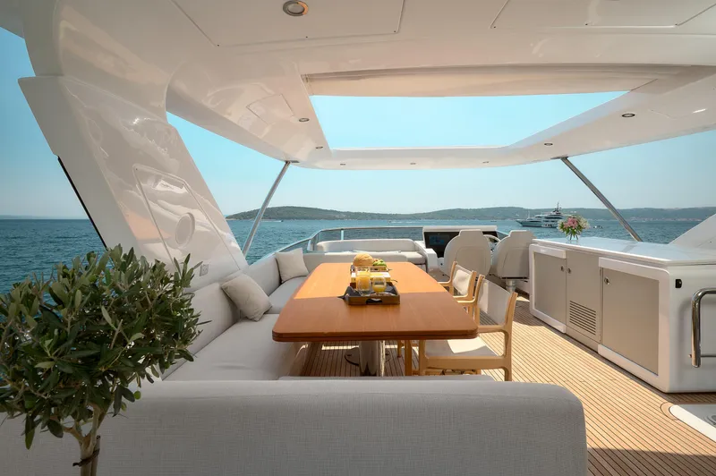 Atlantis Yacht Photos Pics 