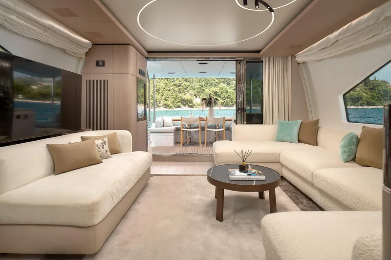 Atlantis Yacht Photos Pics 