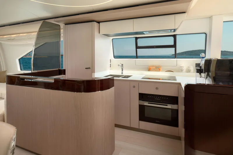 Atlantis Yacht Photos Pics 