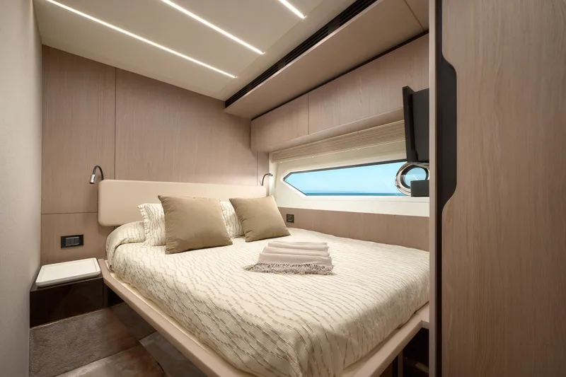 Atlantis Yacht Photos Pics 