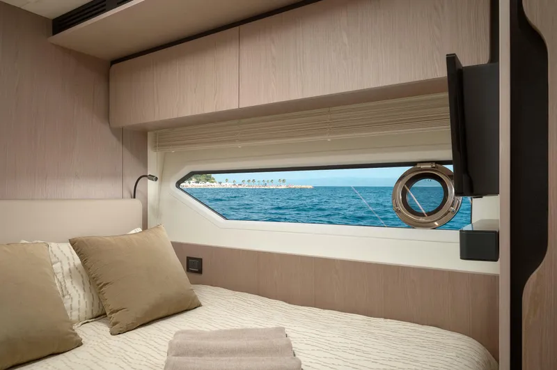 Atlantis Yacht Photos Pics 