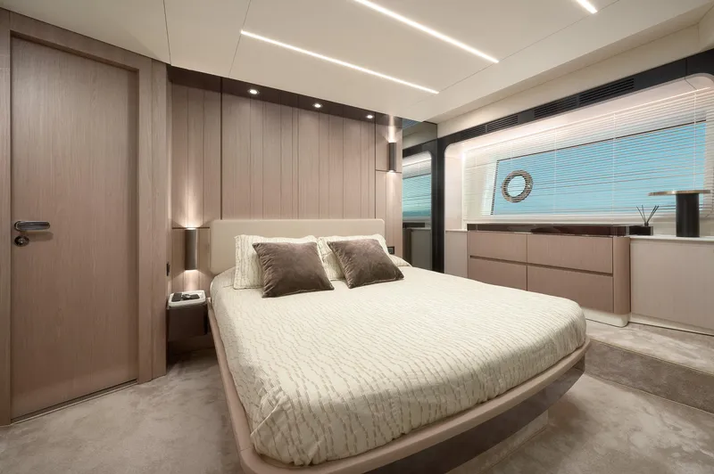 Atlantis Yacht Photos Pics 