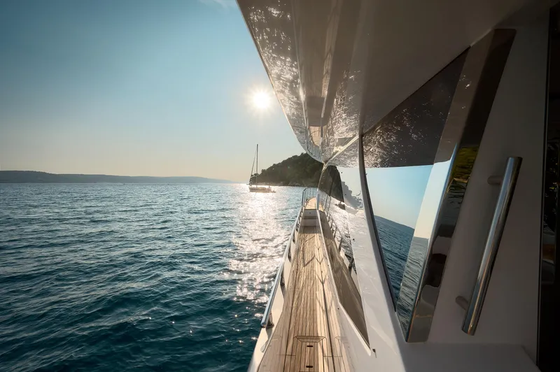 Atlantis Yacht Photos Pics 