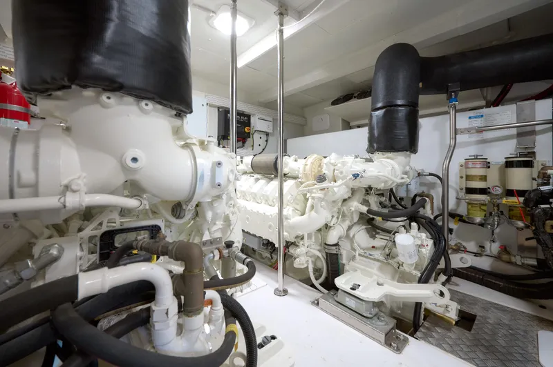 Atlantis Yacht Photos Pics 