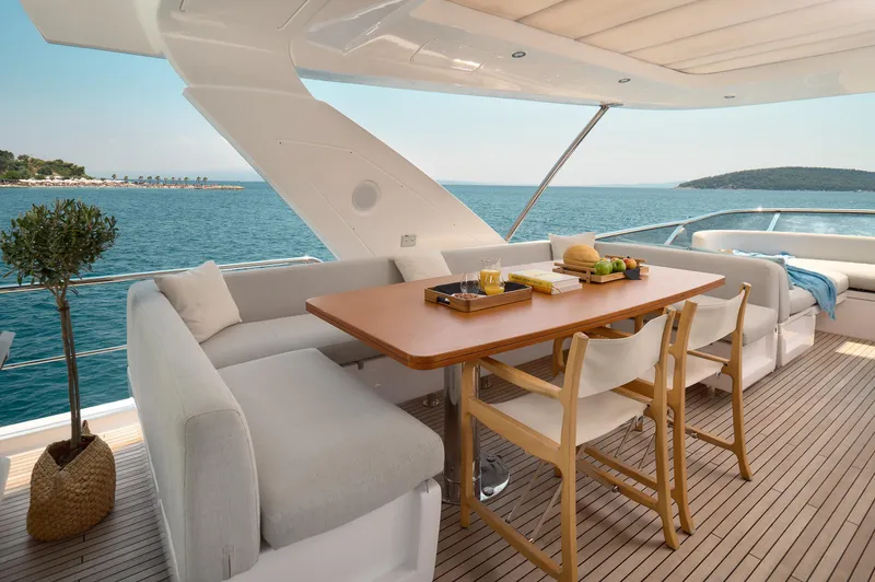 Atlantis Yacht Photos Pics 