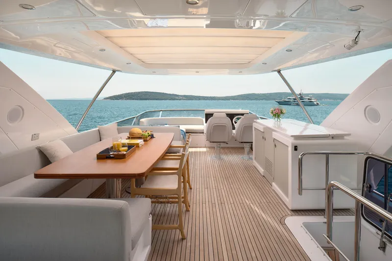 Atlantis Yacht Photos Pics 