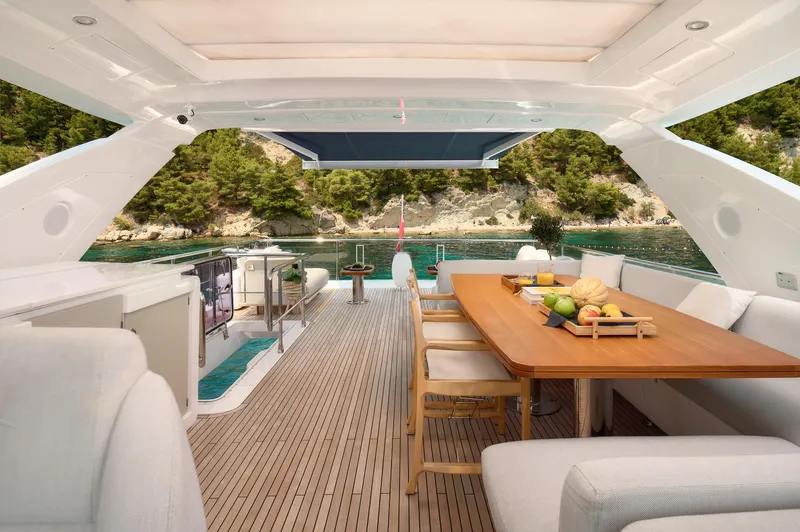 Atlantis Yacht Photos Pics 