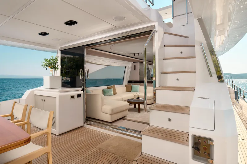 Atlantis Yacht Photos Pics 