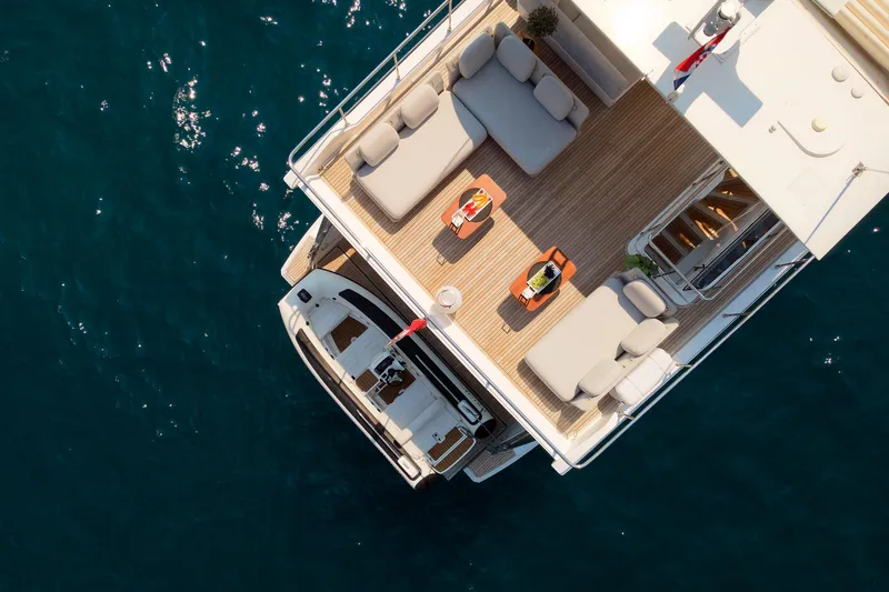 Atlantis Yacht Photos Pics 