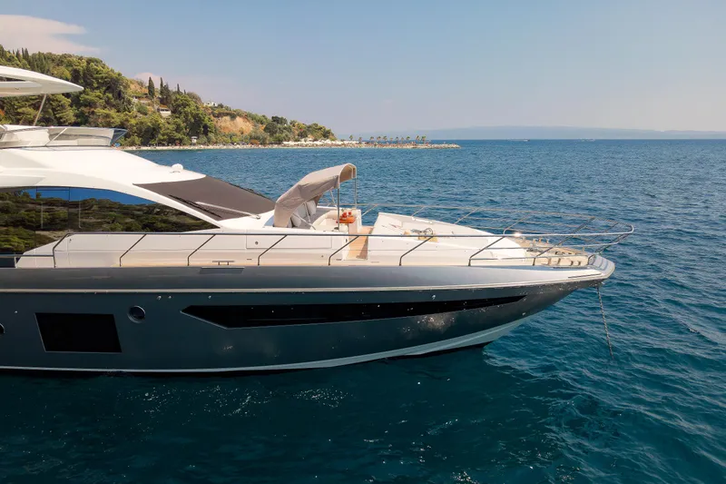 Atlantis Yacht Photos Pics 