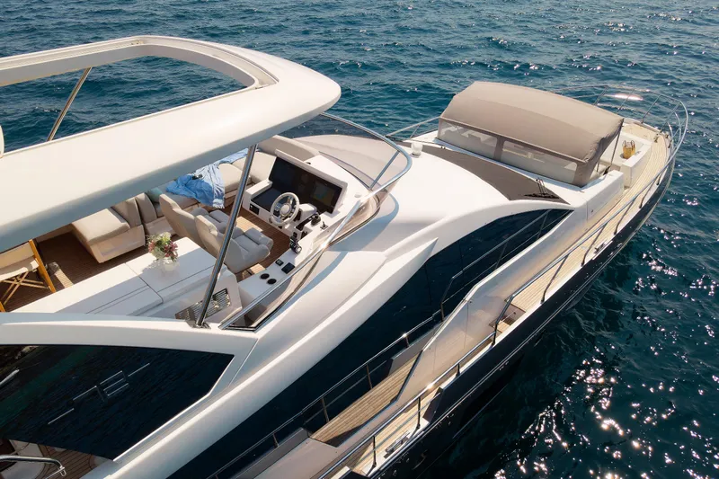 Atlantis Yacht Photos Pics 