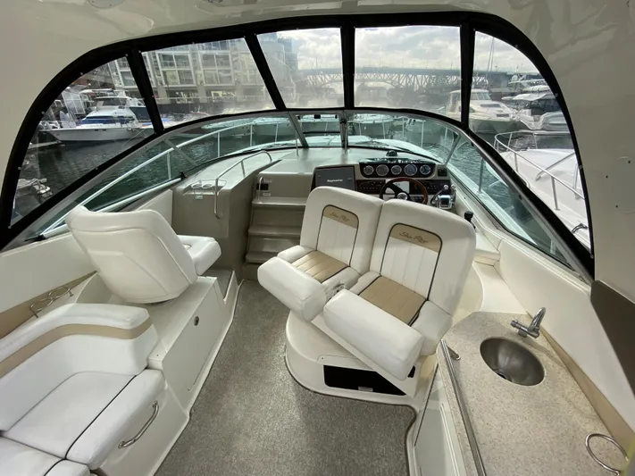 Ula Yacht Photos Pics Interior of a 2009 Sea Ray 350 Sundancer yacht, luxurious and modern.