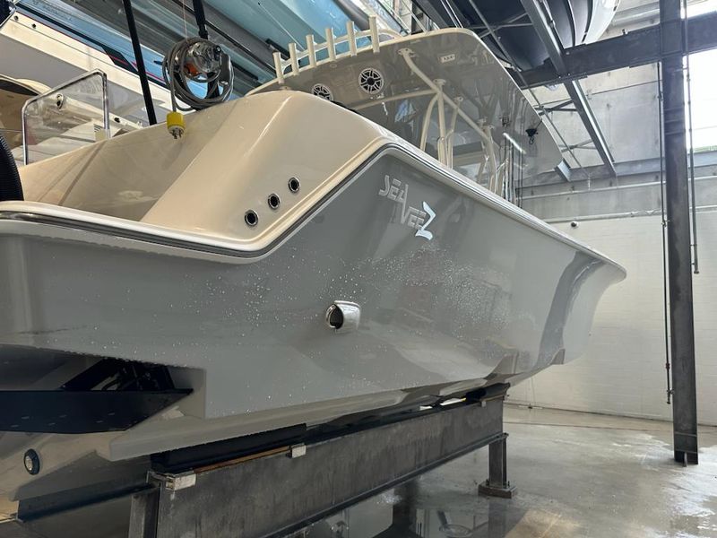 2022 SeaVee 390z Center Console