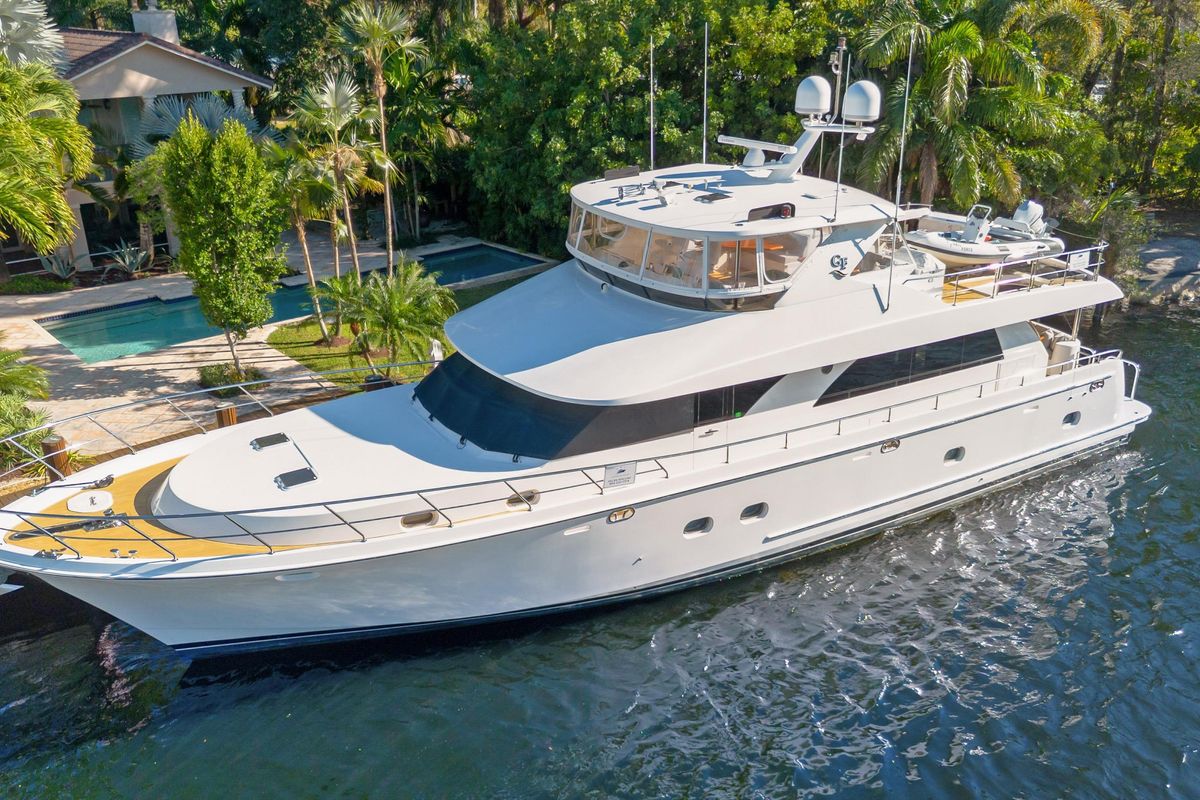 2011 Ocean Alexander 76 