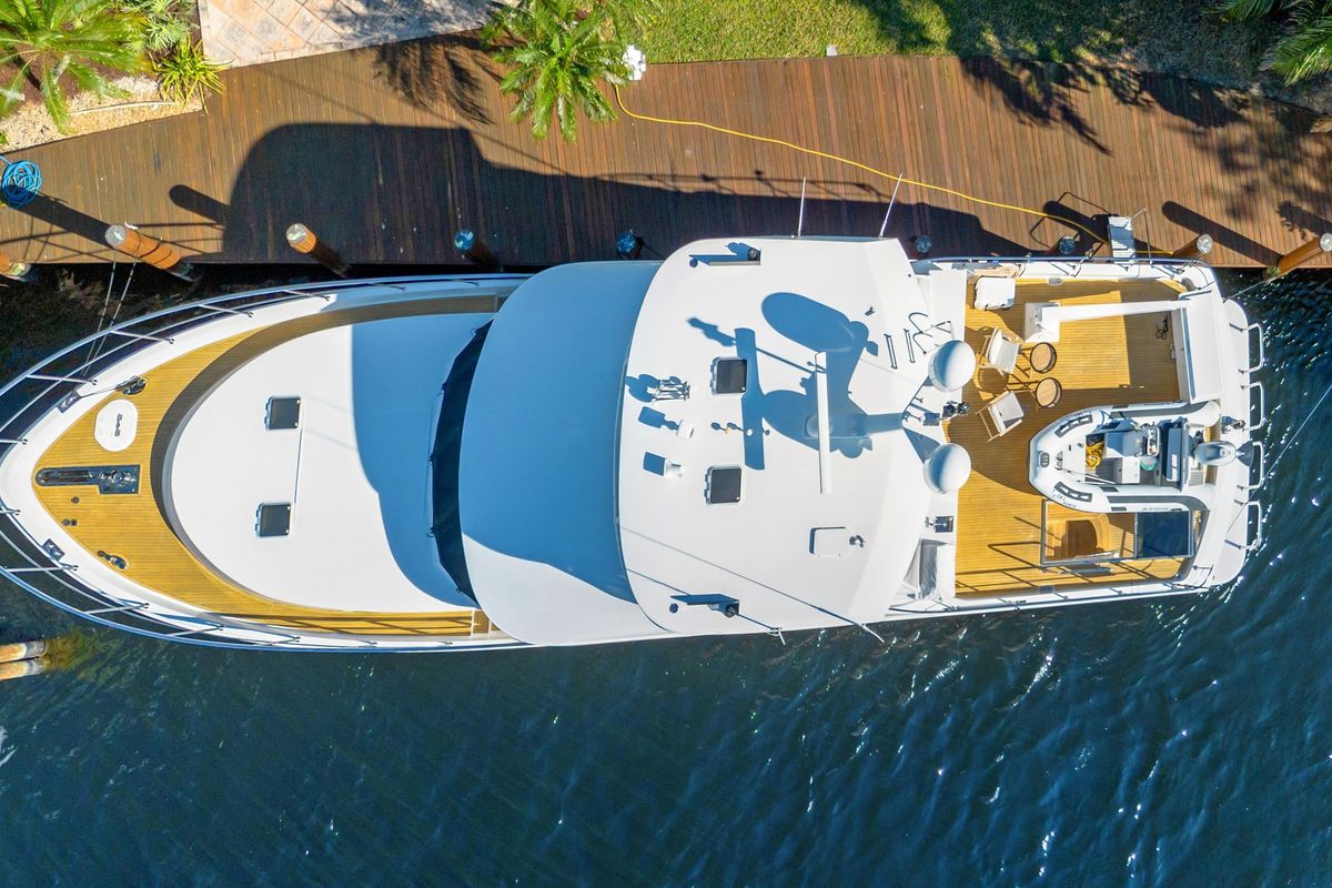 2011 Ocean Alexander 76 