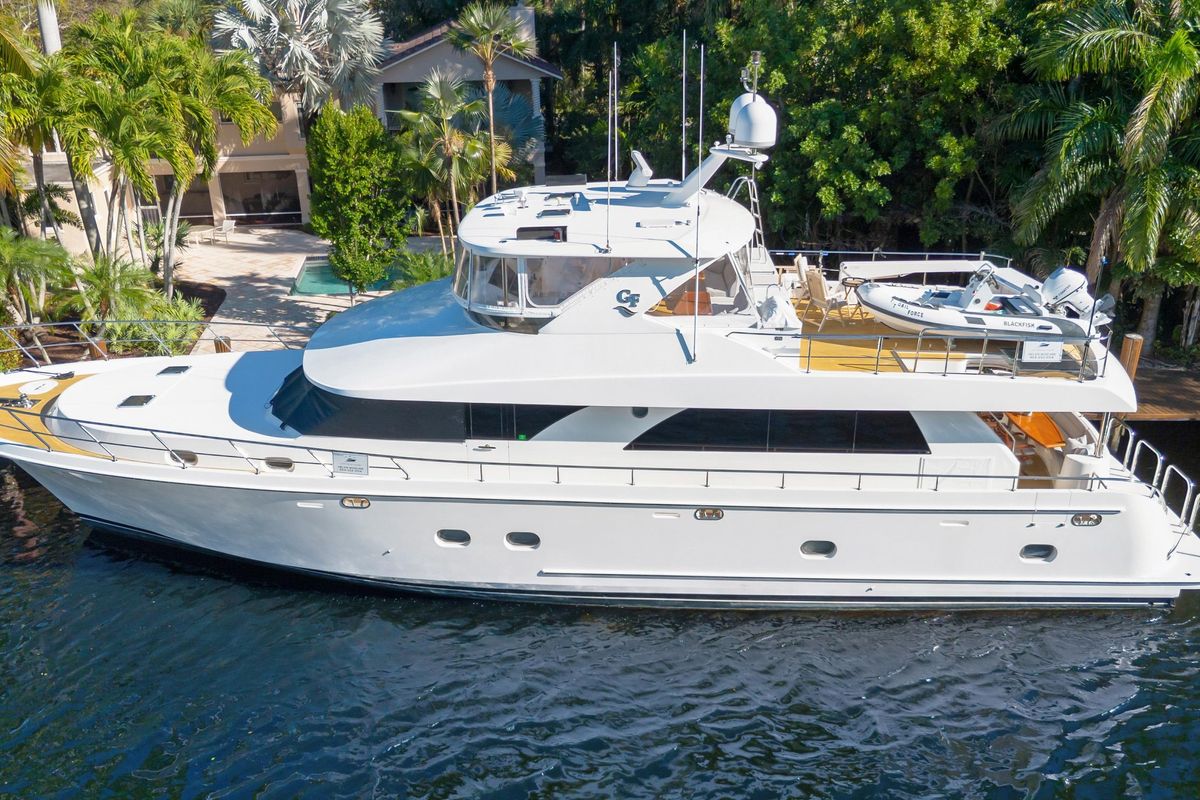 2011 Ocean Alexander 76 