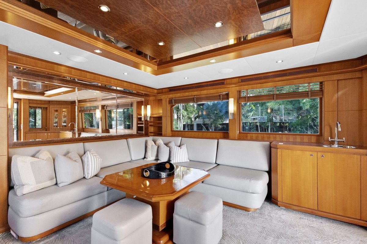 2011 Ocean Alexander 76 