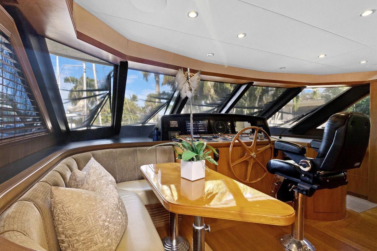 2011 Ocean Alexander 76 