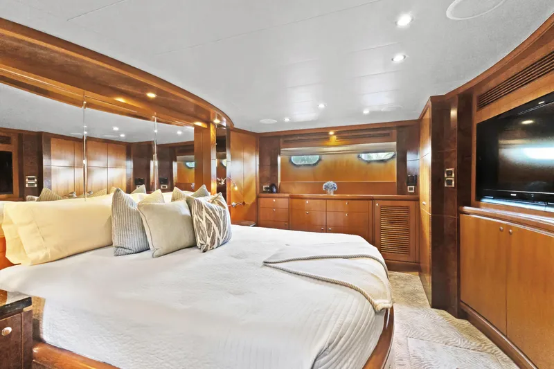 Gail Force Yacht Photos Pics Master Stateroom