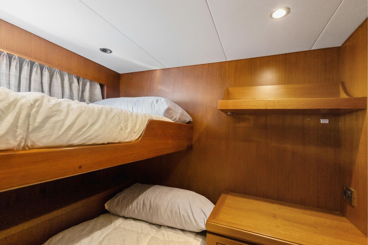 2011 Ocean Alexander 76 