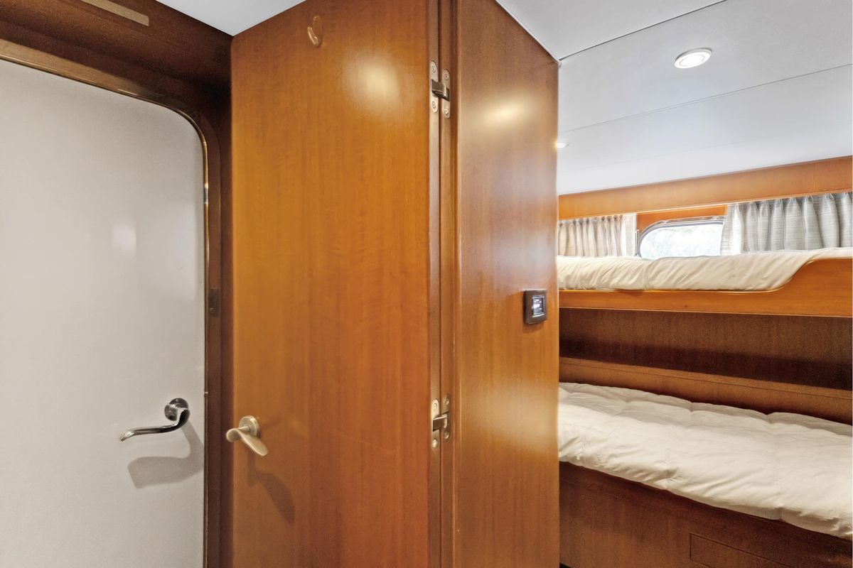 2011 Ocean Alexander 76 