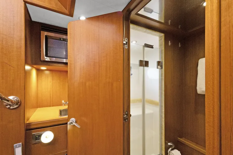 Gail Force Yacht Photos Pics Crew Head