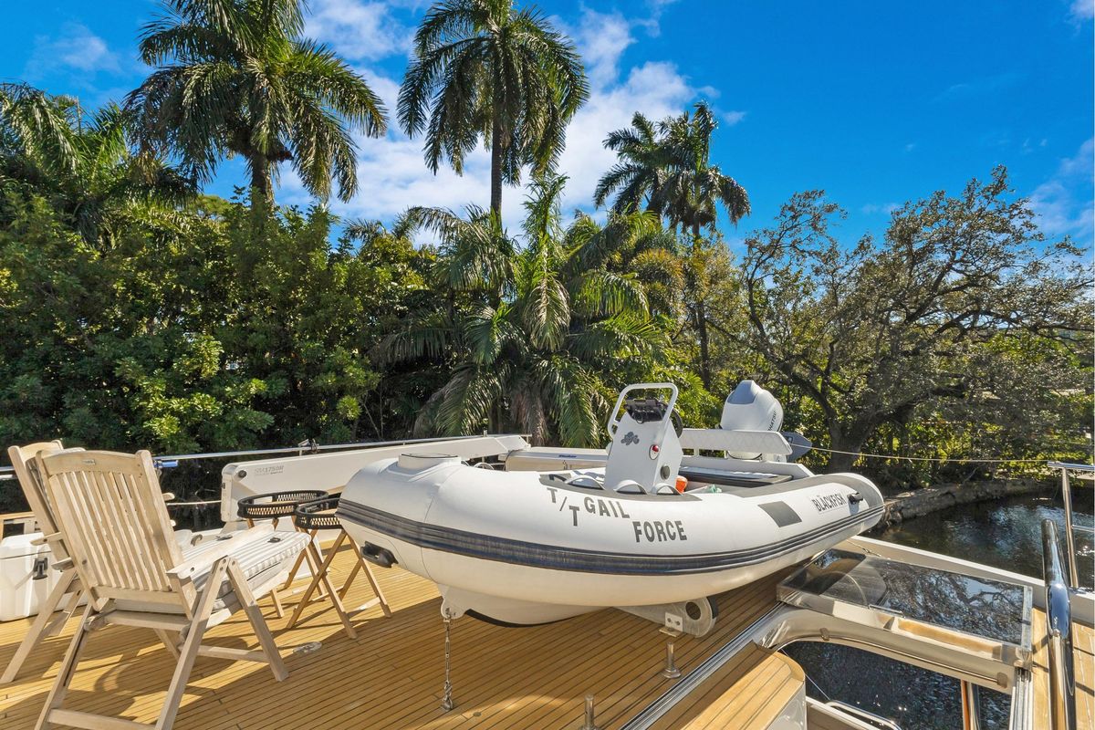 2011 Ocean Alexander 76 