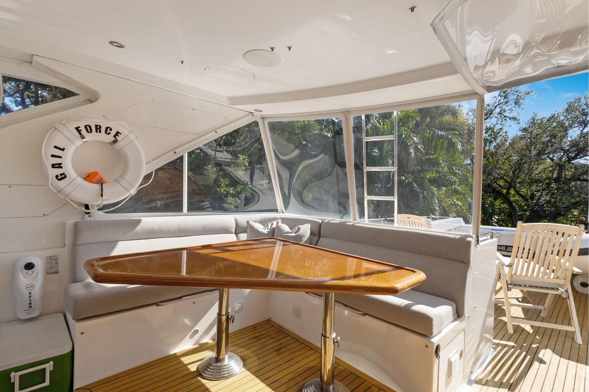 2011 Ocean Alexander 76 