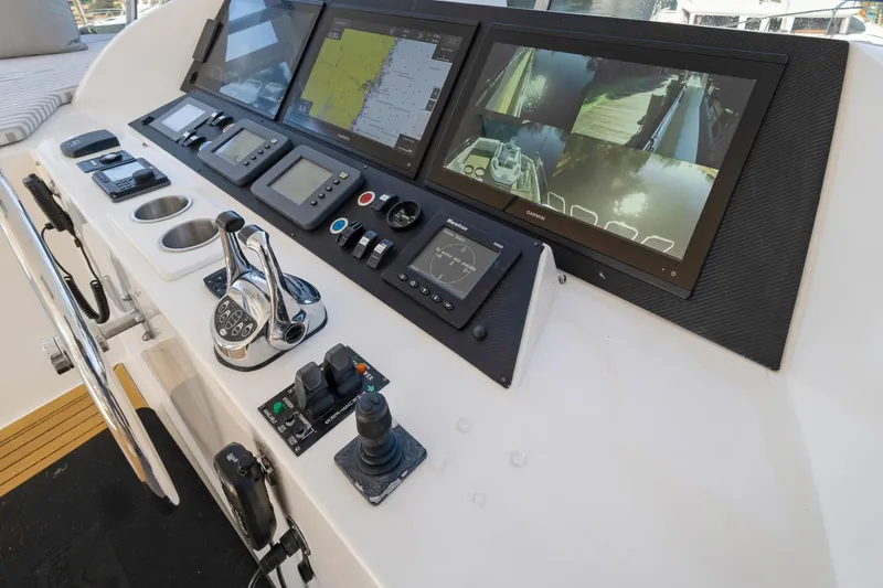 Gail Force Yacht Photos Pics Fly Helm