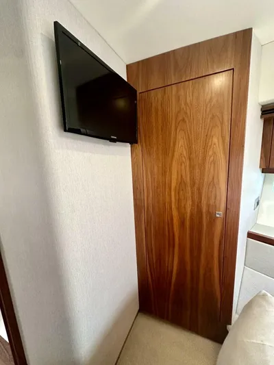 Norfolk Girl Yacht Photos Pics 2018 Riviera 5400 Sport Yacht - Image 31