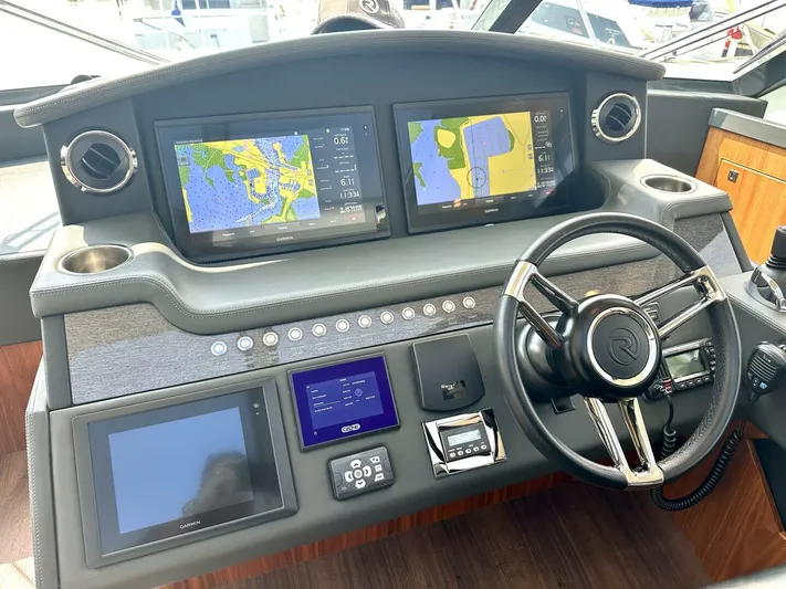 Norfolk Girl Yacht Photos Pics 2018 Riviera 5400 Sport Yacht - Image 25