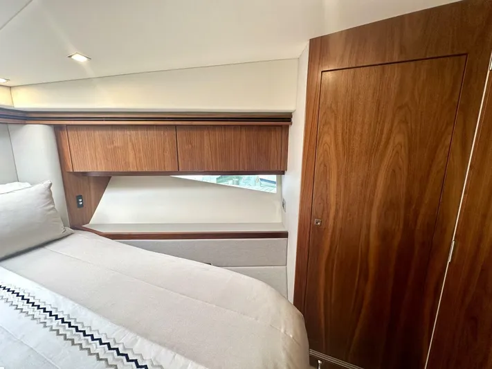 Norfolk Girl Yacht Photos Pics 2018 Riviera 5400 Sport Yacht - Image 29