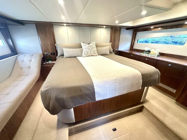 Norfolk Girl Yacht Photos Pics 2018 Riviera 5400 Sport Yacht - Image 36