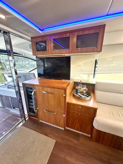 Norfolk Girl Yacht Photos Pics 2018 Riviera 5400 Sport Yacht - Image 15