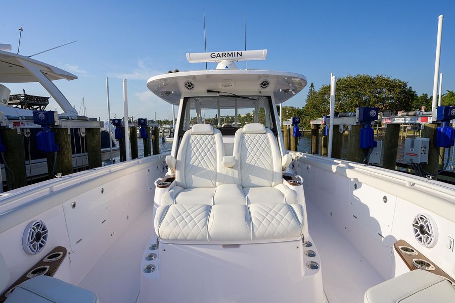 2022 Everglades 395cc