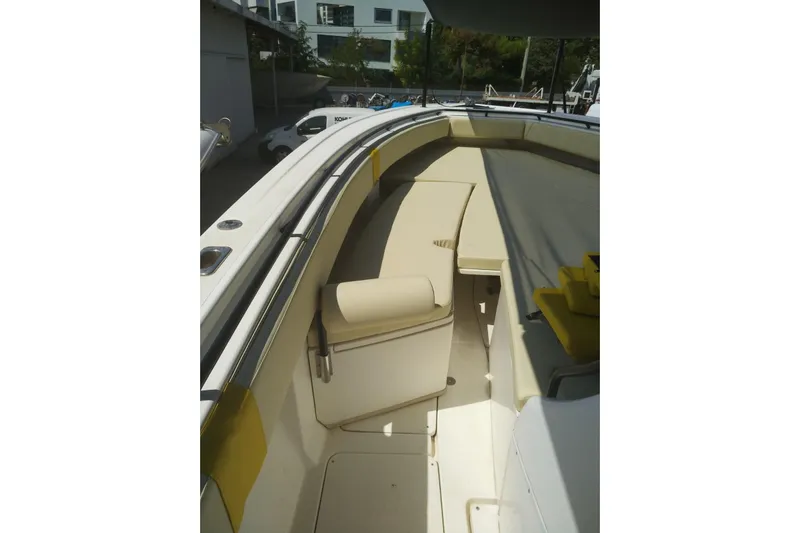 4play Yacht Photos Pics 2013 Fountain 38 Sportfish CC Open Bow with spacious seating and sleek design.