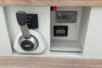 2018 Maxi Dolphin 75